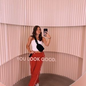 Meet your Posher, Elena